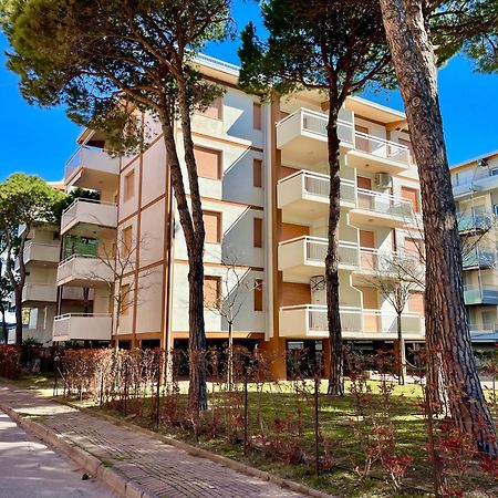 Frontemare 6 Posti Letto + Posto Auto Gratuito Apartment Bibione Exterior photo